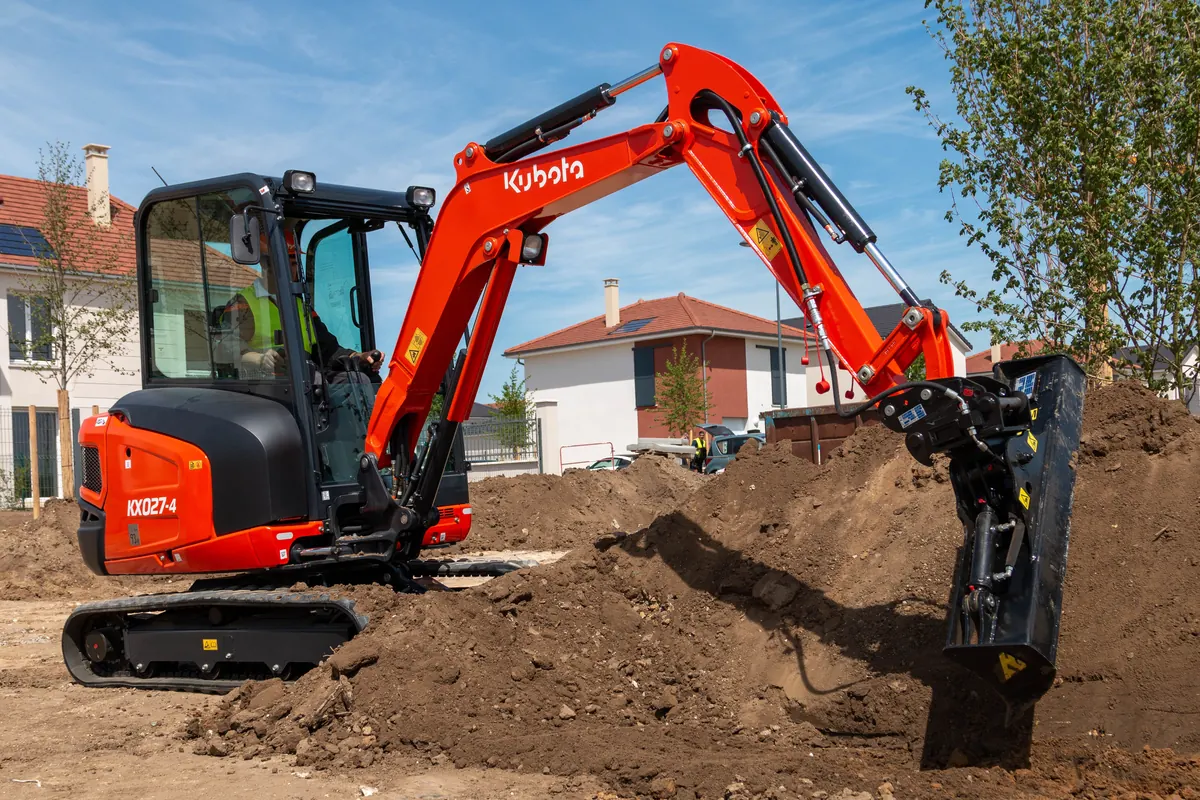 Kubota Bagger mit Schnellwechsler als Beispiel für ein abgestimmtes Anbaugerätesystem