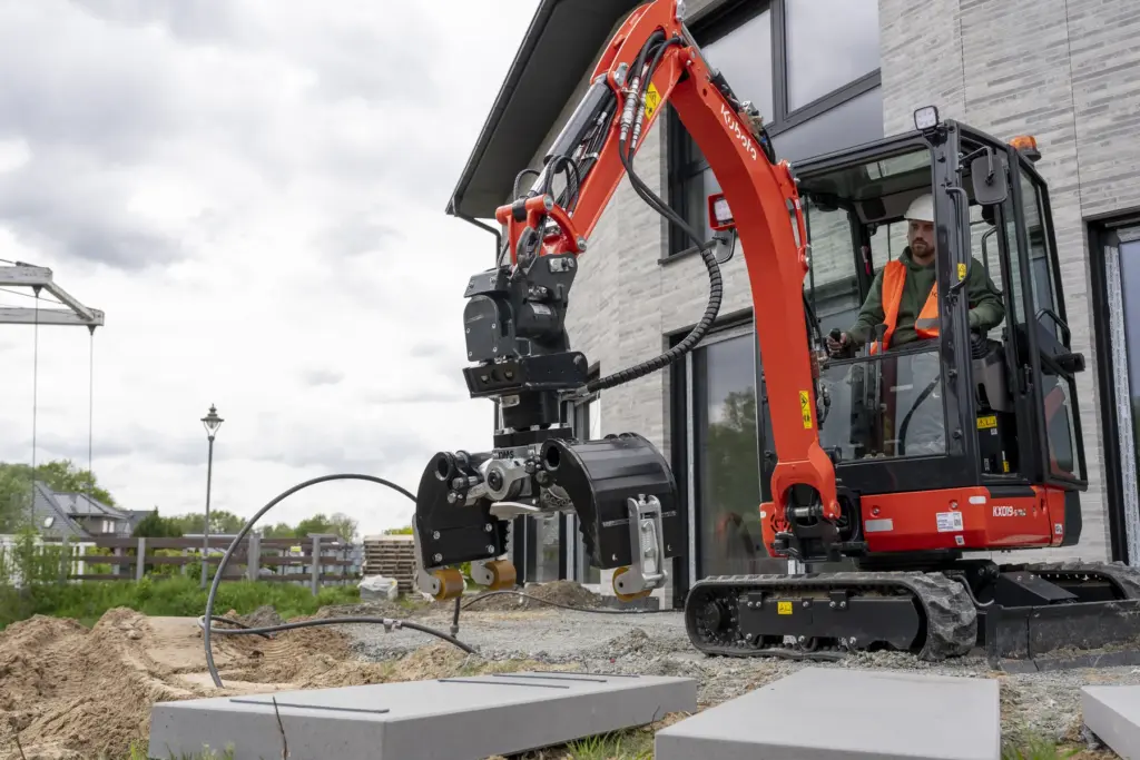 Kubota KX019-5 mit Rotator und Schnellwechsler